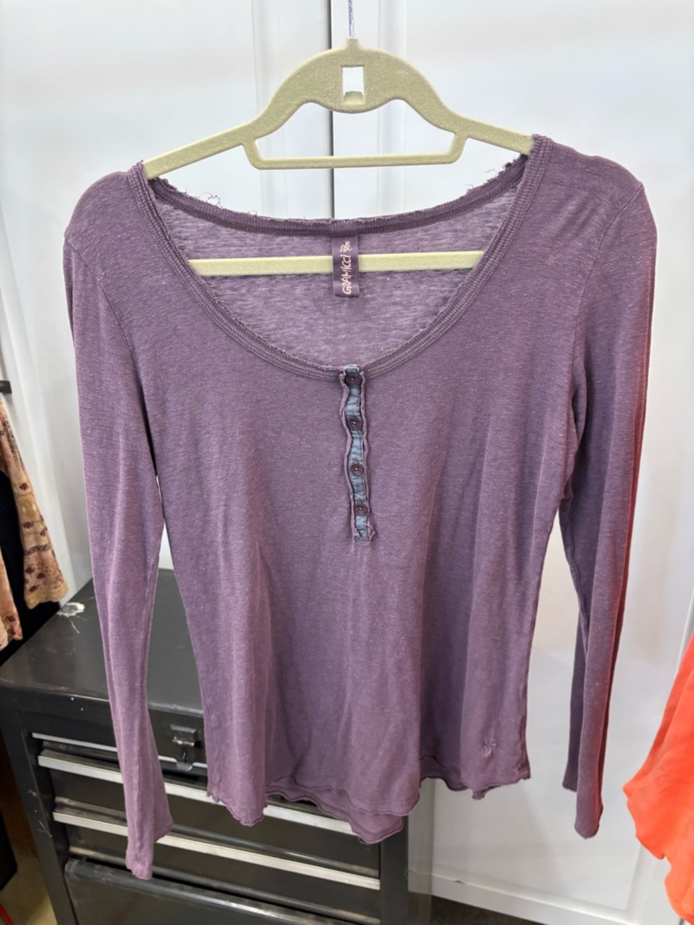 Sanctuary Slim Scoop Henley Long-Sleeve in Dusty Mauve